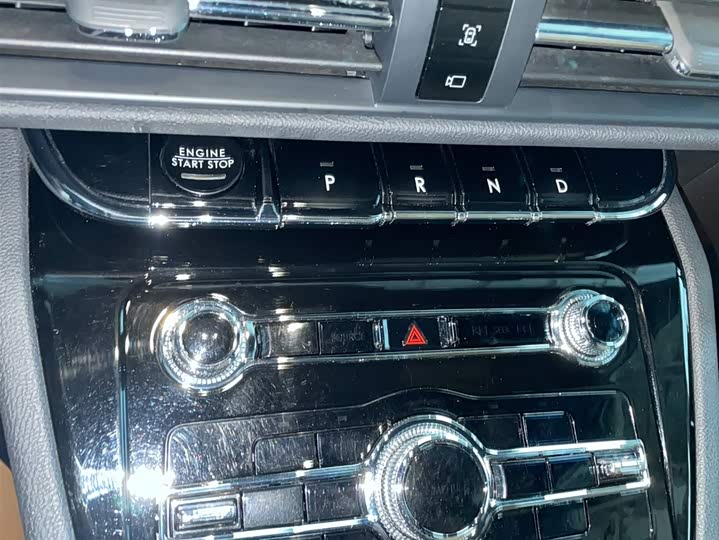 Фото 8 - Lincoln Corsair