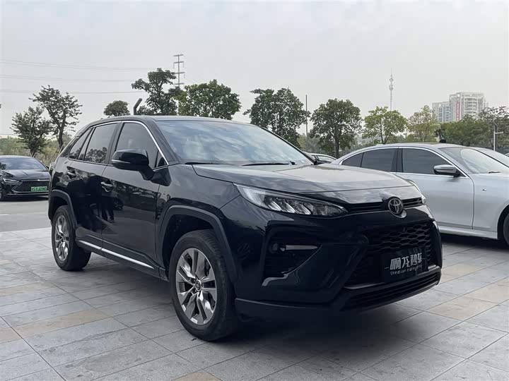 Фото 3 - Toyota Wildlander