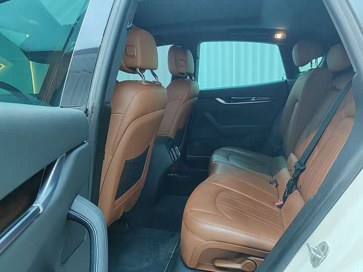 Фото 5 - Maserati Levante