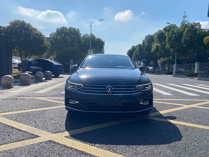 Фото 1 - Volkswagen Magotan