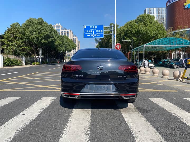 Фото 5 - Volkswagen Magotan