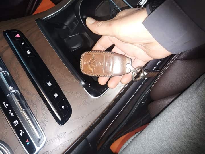 Фото 9 - Mercedes-Benz GLC-Class