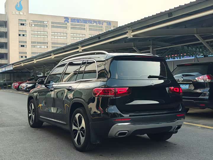 Фото 8 - Mercedes-Benz GLB-Class