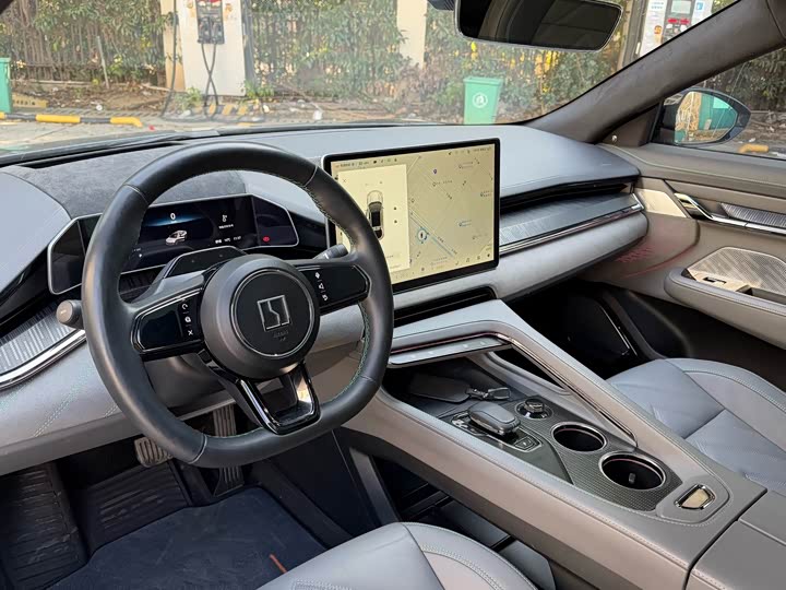 Фото 3 - Zeekr 001