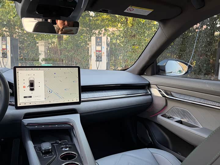 Фото 7 - Zeekr 001