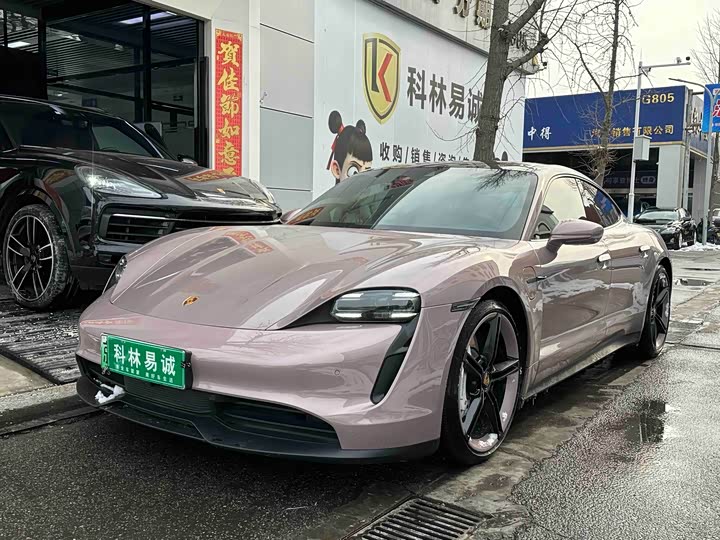 Фото 1 - Porsche Taycan