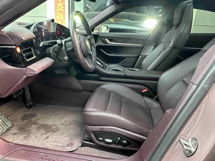 Фото 3 - Porsche Taycan