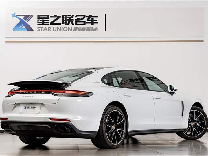 Фото 7 - Porsche Panamera