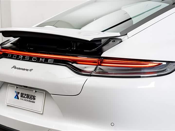 Фото 9 - Porsche Panamera