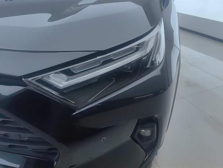 Фото 5 - Toyota RAV4