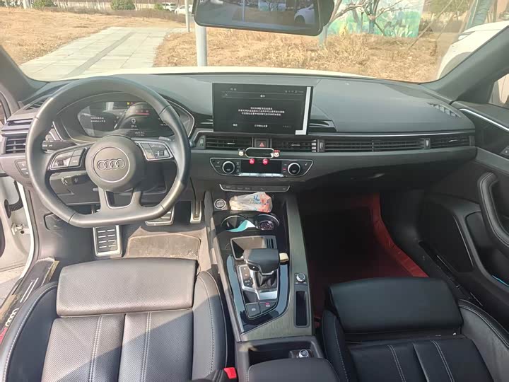 Фото 5 - Audi A4L