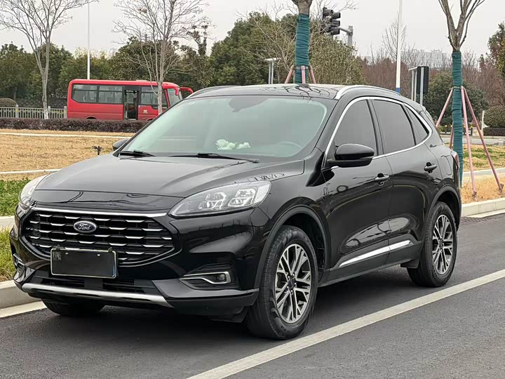 Фото 1 - Ford Escape