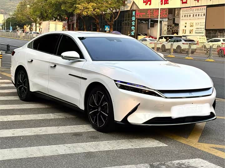 Фото 2 - BYD Han