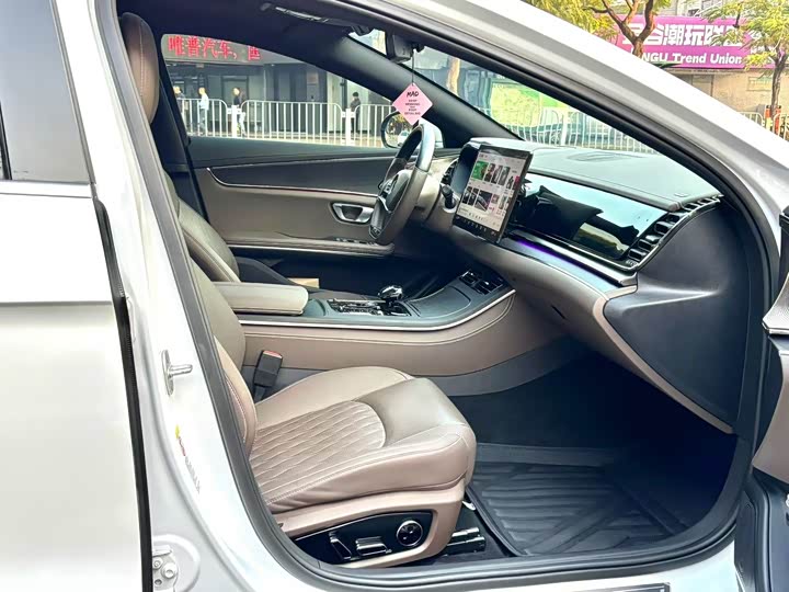 Фото 3 - BYD Han