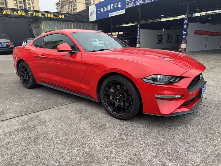 Фото 2 - Ford Mustang