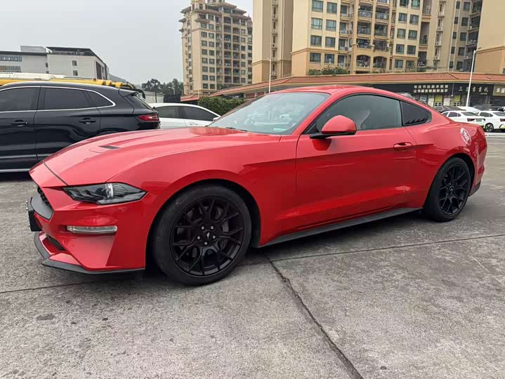 Фото 4 - Ford Mustang