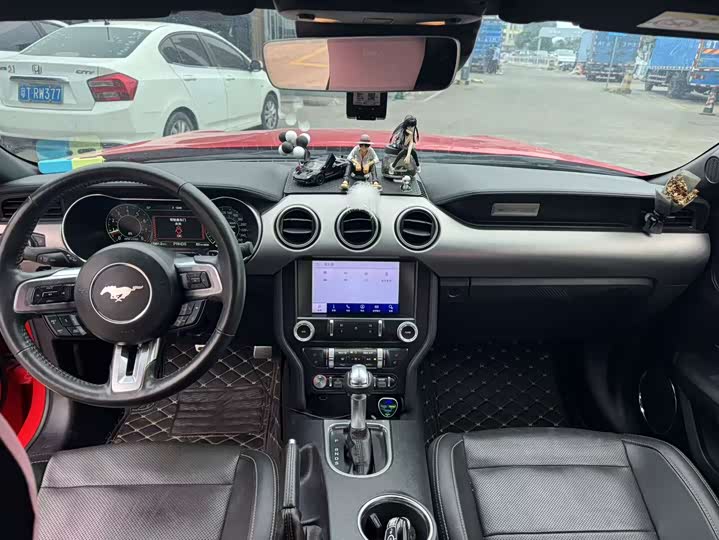 Фото 9 - Ford Mustang