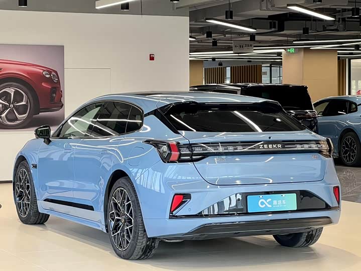 Фото 3 - Zeekr 001