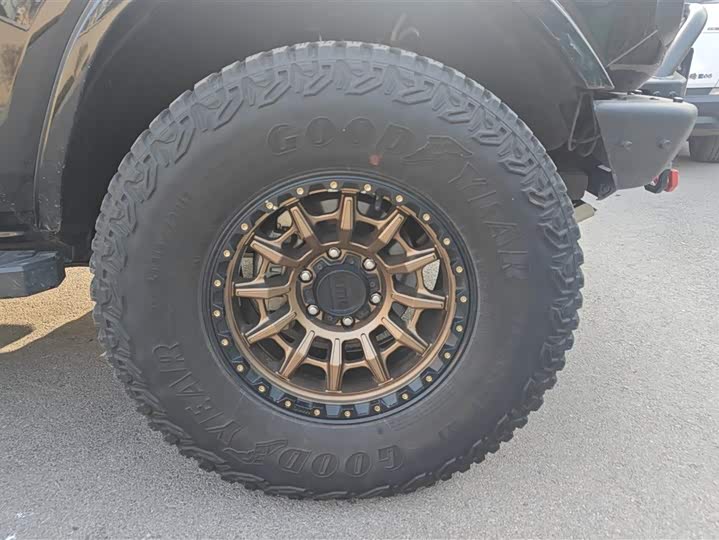 Фото 6 - Ford Bronco