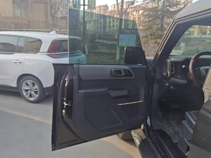 Фото 7 - Ford Bronco