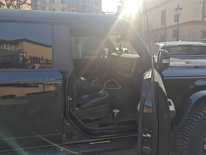 Фото 8 - Ford Bronco