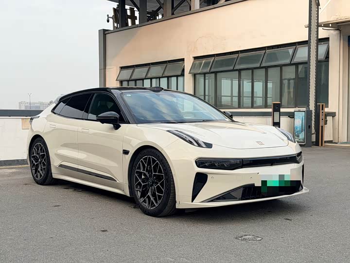 Фото 3 - Zeekr 001