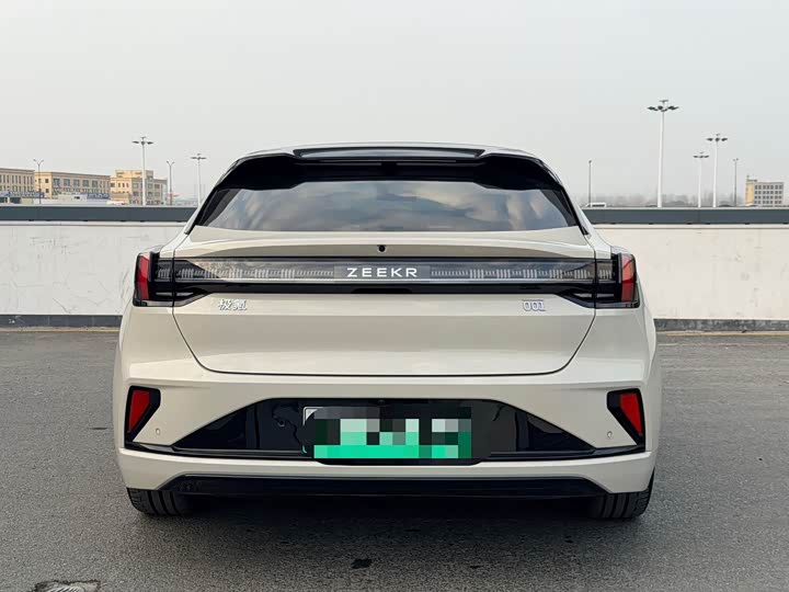 Фото 5 - Zeekr 001