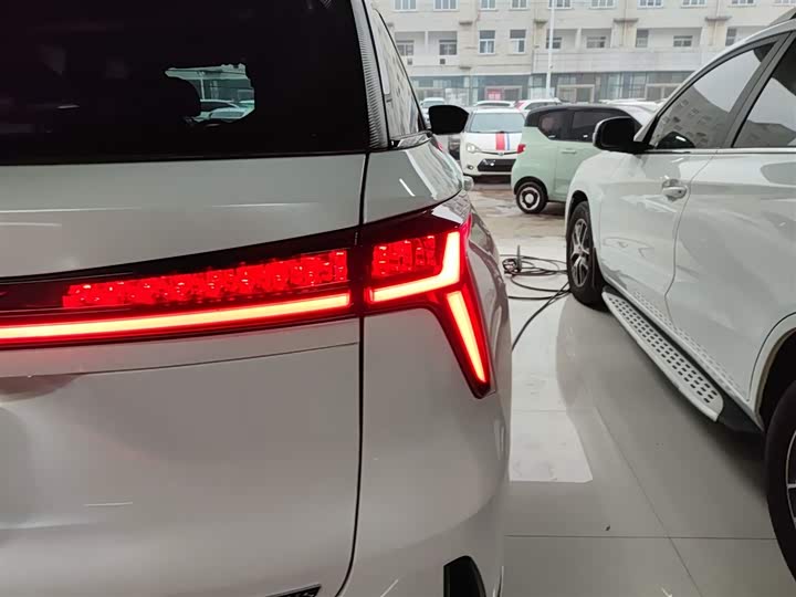 Фото 8 - Changan CS75 Plus