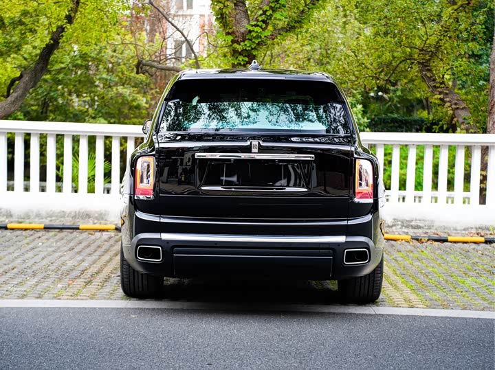 Фото 7 - Rolls-Royce Cullinan