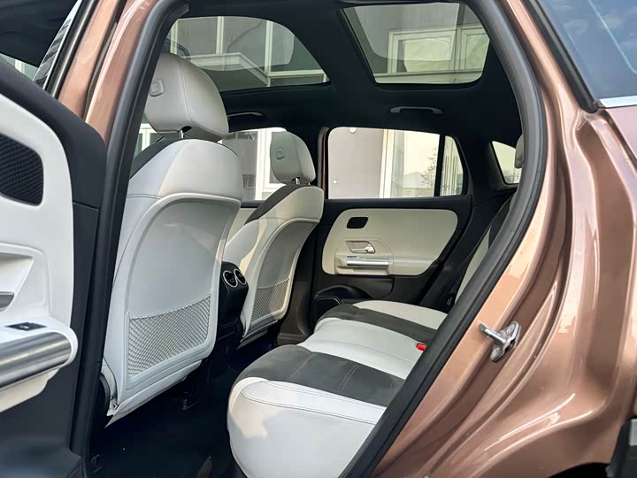 Фото 5 - Mercedes-Benz EQA