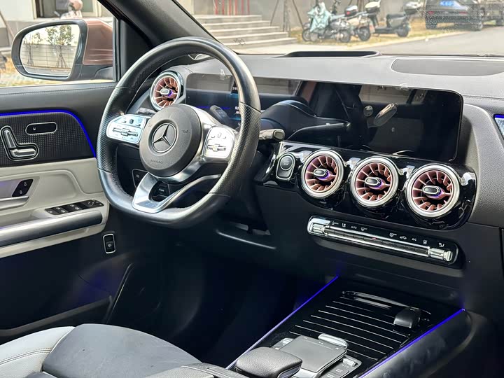 Фото 6 - Mercedes-Benz EQA