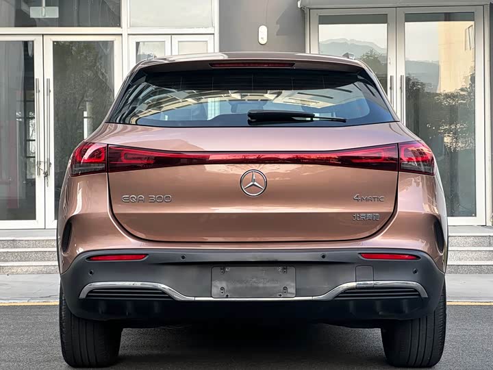 Фото 8 - Mercedes-Benz EQA