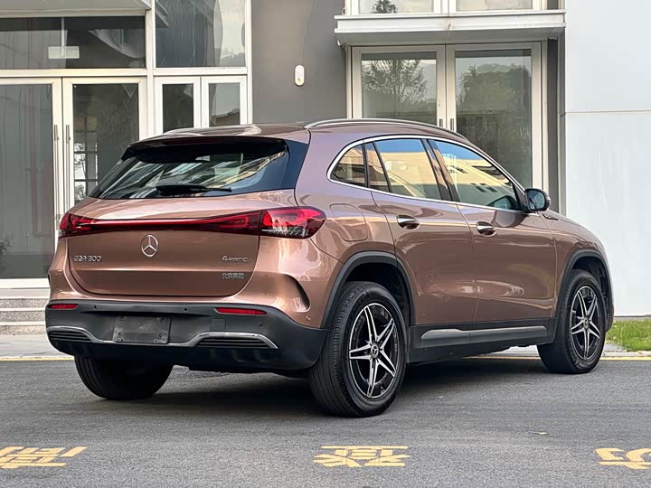 Фото 9 - Mercedes-Benz EQA