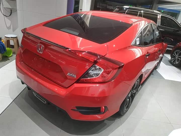 Фото 7 - Honda Civic