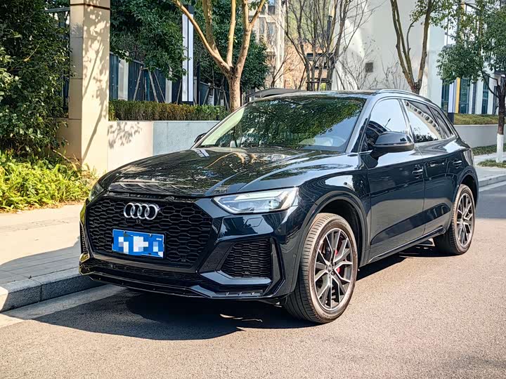 Фото 1 - Audi Q5L