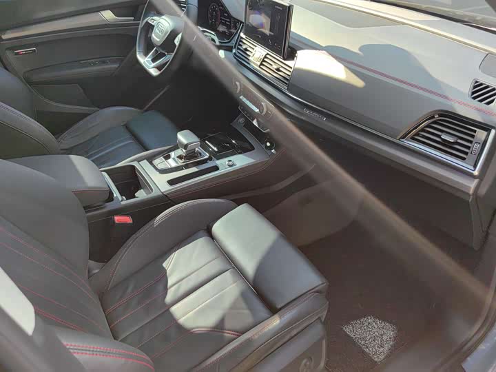 Фото 9 - Audi Q5L