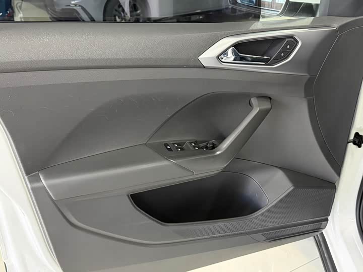 Фото 8 - Volkswagen T-Cross