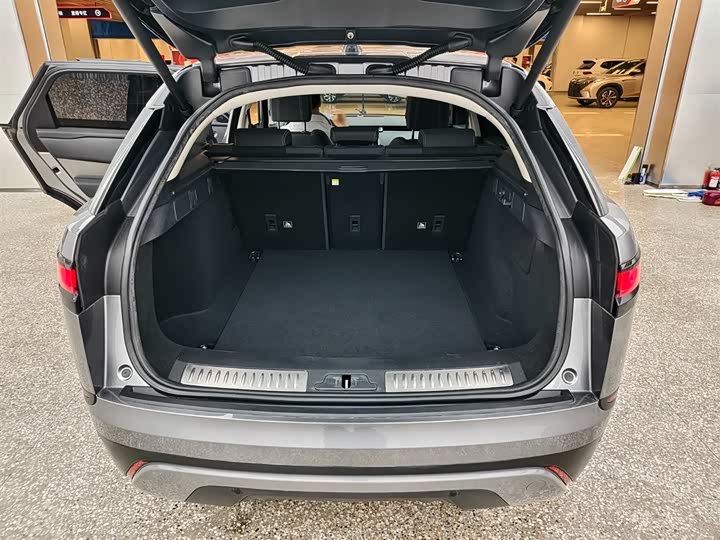 Фото 8 - Land Rover Range Rover Velar