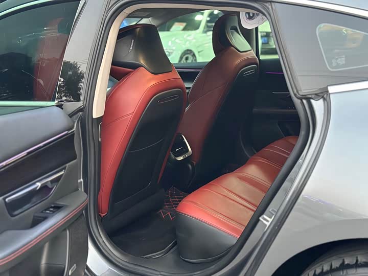 Фото 6 - XPeng P7