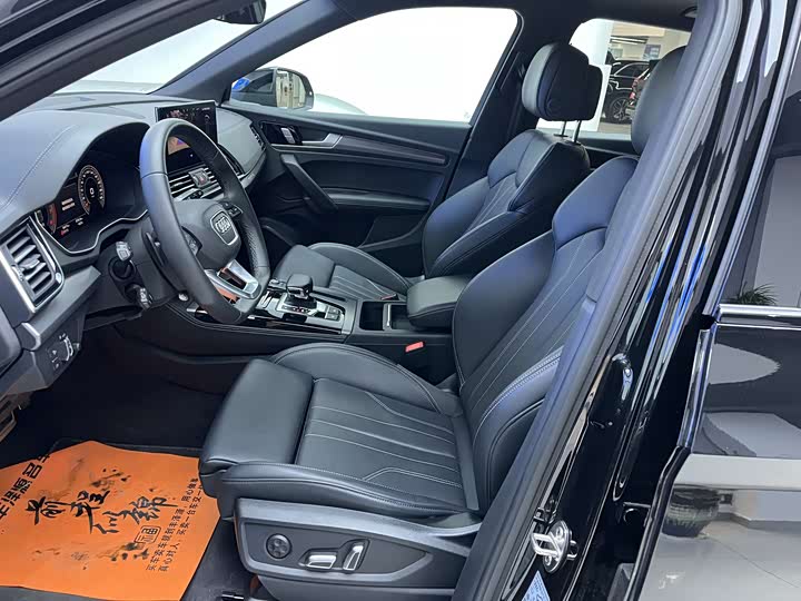 Фото 6 - Audi Q5L