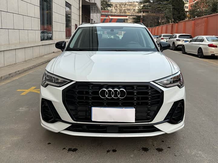 Фото 2 - Audi Q3