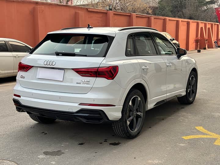 Фото 4 - Audi Q3