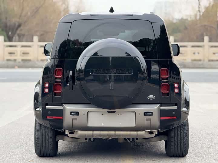 Фото 4 - Land Rover Defender