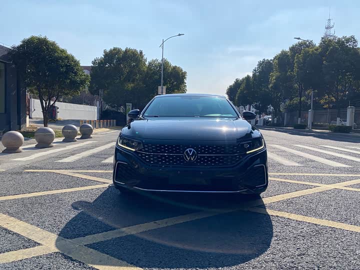 Фото 1 - Volkswagen Passat