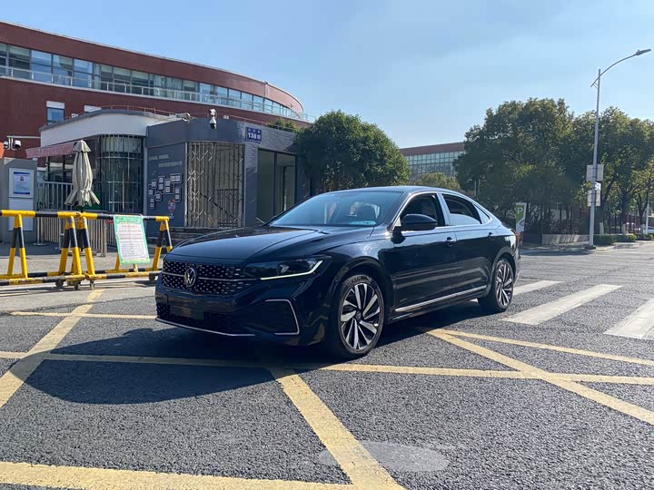 Фото 2 - Volkswagen Passat