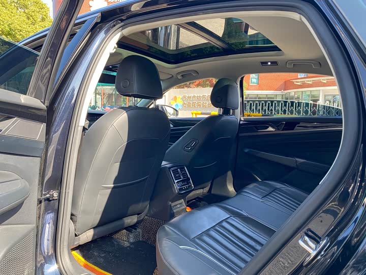 Фото 8 - Volkswagen Passat