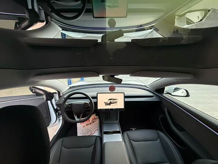 Фото 8 - Tesla Model 3