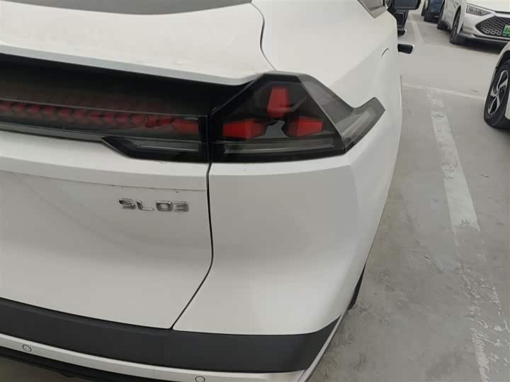 Фото 8 - Changan Deepal SL03