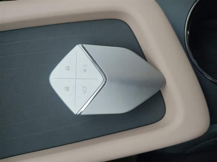 Фото 9 - Changan Deepal SL03