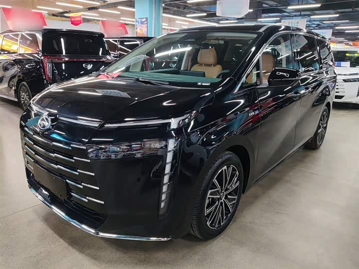 Фото 2 - GAC Trumpchi E8